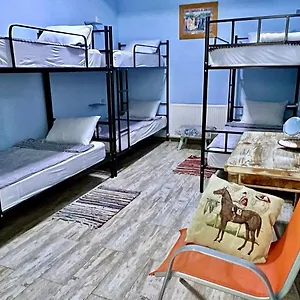 Tbil Hostal